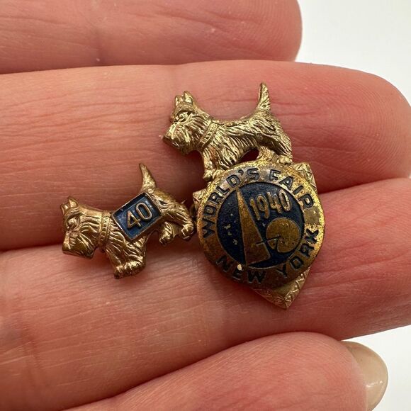 Vintage Scottie pin commemorating the 1940 World's Fair in NYC! - Picture 4 of 10